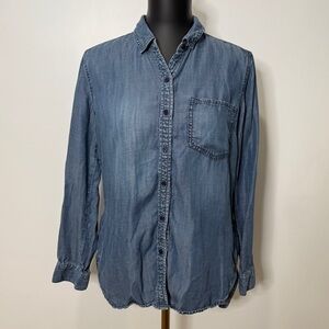 Sneak Peek Women’s l Blue Denim Button Down Shirt